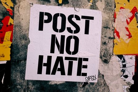 Νέος Κύκλος Σεμιναρίων SOpHiSM: Μία απάντηση στη ρητορική μίσους στο διαδίκτυο μέσα από την ενίσχυση της υψηλής ποιότητας επαγγελματικής δημοσιογραφίας και της δημοσιογραφίας των πολιτών